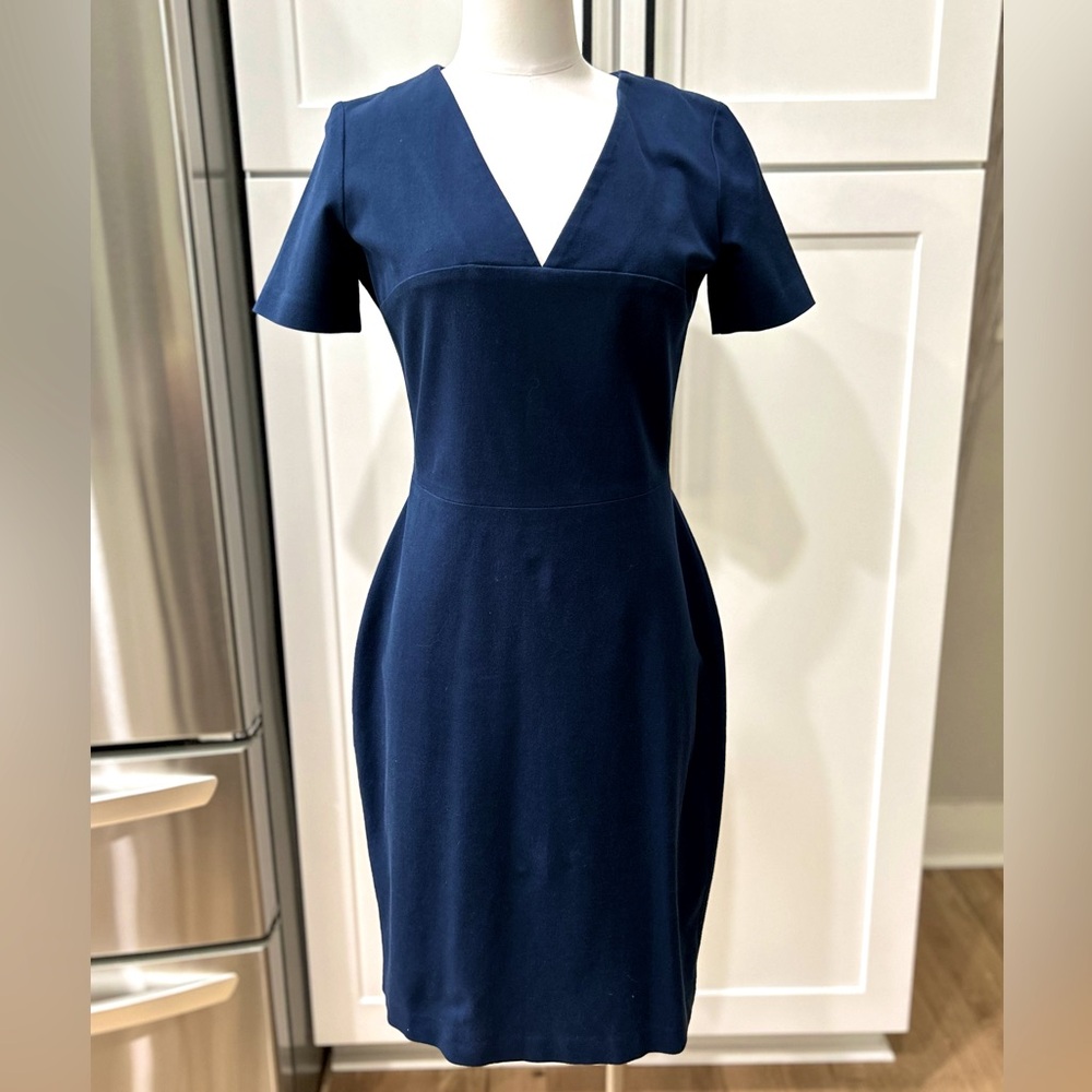 NWOT Banana Republic Back Zip Stretch Knit Short Sleeved Dress
